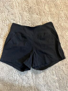 Mountain Hardwear Black Women's Athletic Shorts with Side Pockets